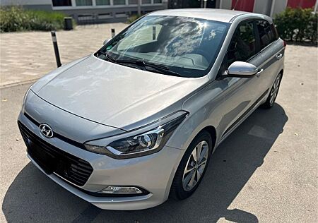 Hyundai i20 1.0 T-GDI 74kW blue Active YES! Plus Act...