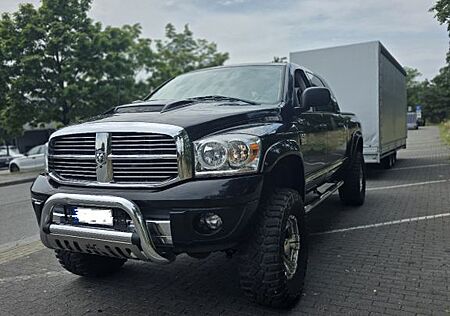 Dodge RAM 2500 Megacab