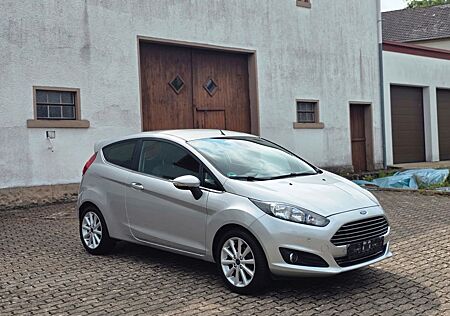 Ford Fiesta Titanium/sehr gepflegt/2.Hand/Sitzheizung