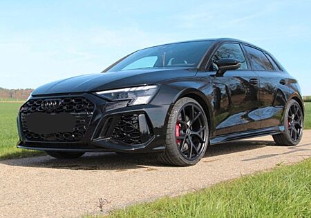 Audi RS3 S-tronic quattro Sportback B&O AGA Matrix