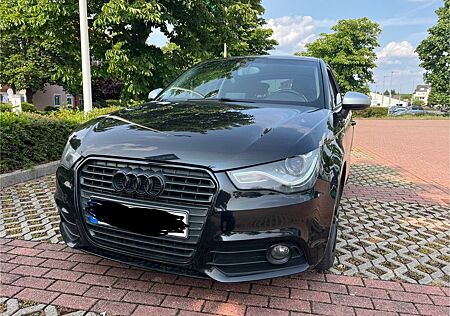 Audi A1 1.4 TFSI S tronic 119g CO2 S line S line