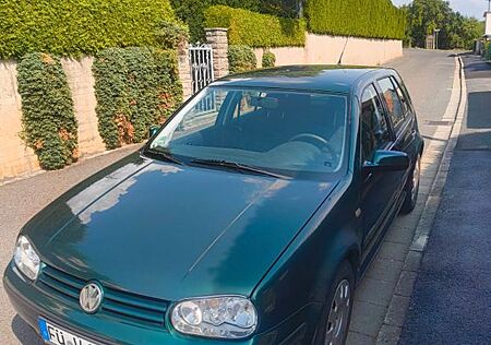 VW Golf Volkswagen 1.6 - Kein TÜV