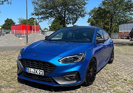 Ford Focus 1,5 EcoBoost ST-Line große Ausstattung