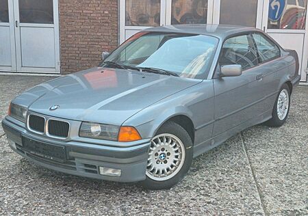 BMW 320 Coupe