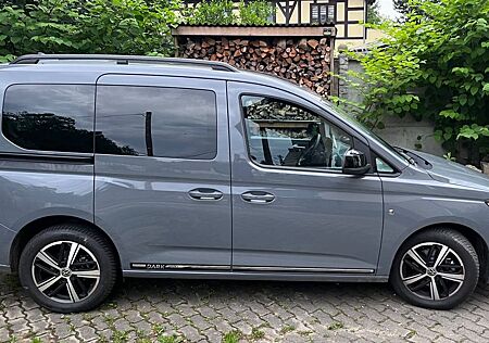 VW Caddy Volkswagen 1.5 TSI 85kW Dark Label mit AHK
