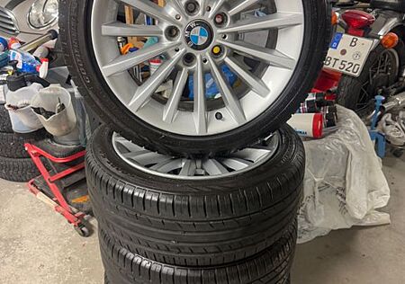 BMW 325i Limousine/ Xenon/Navigation/PDC/17 Zoll