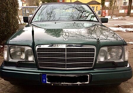 Mercedes-Benz E 220 Cabriolet, Verdeck neu, rostfrei