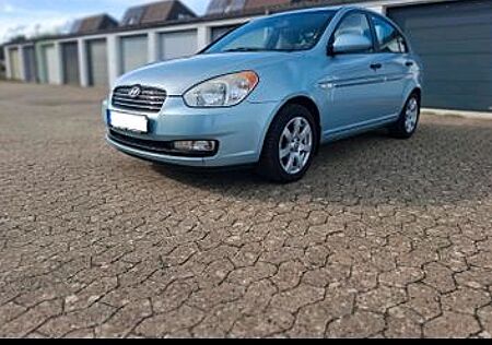 Hyundai Accent 1.4 tüv 07/2027