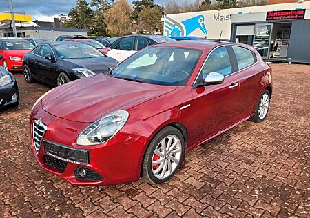 Alfa Romeo Giulietta Turismo*BI-XENON*SHZ*AHK*PDC*S.-HEFT*