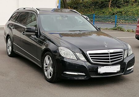 Mercedes-Benz E 220 BlueTEC T AVANTGARDE AUT./UNFALLFREI/GLASD
