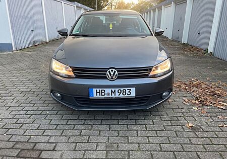 VW Jetta Volkswagen 1.6 TDI DSG Comfortline BlueMotion Tec...