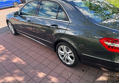 Mercedes-Benz E 220 CDI BlueEFFICIENCY -