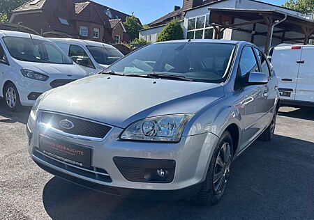 Ford Focus Lim. Ghia Automatik