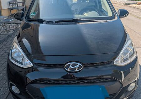Hyundai i10 1.0 FIFA World Cup Edition