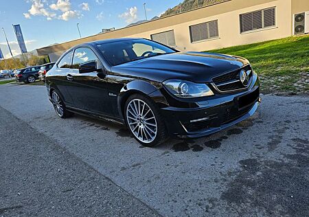 Mercedes-Benz C 63 AMG Coupé Autom. AMG