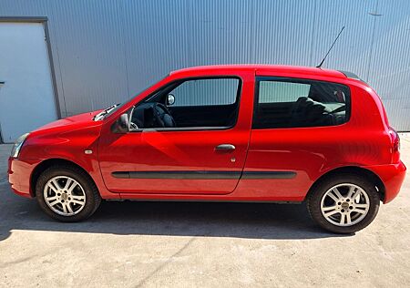 Renault Clio Access 1.2 Eco2 Campus / TÜV NEU