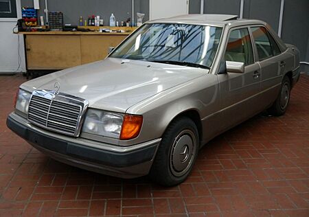 Mercedes-Benz 260 E Automatik W124*SD*RESTAURIERT*TÜV 09.2025*