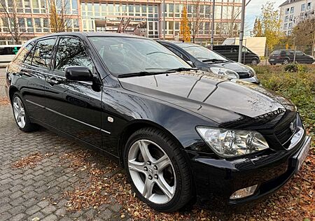 Lexus IS 300 Sport Cross