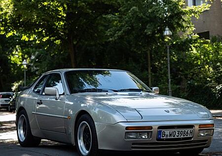 Porsche 944 Turbo Zermattsilber