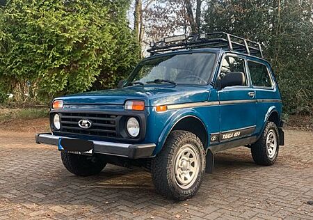 Lada Taiga 1.7i 4x4 - Gasanlage, AHK