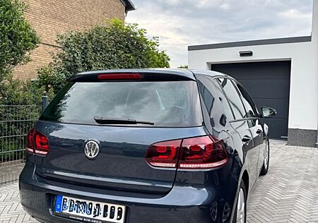 VW Golf Volkswagen 1.4 TSI 90 kW Highline TÜV Neu