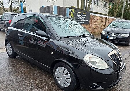 Lancia Ypsilon 1.4 16V Sport MomoDesign/Tüv+Insp. neu