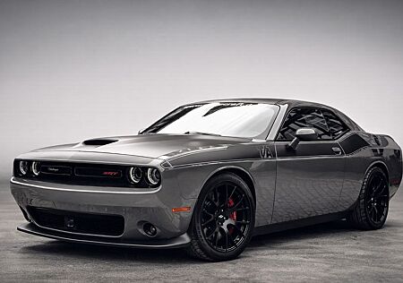 Dodge Challenger T/A 505PS, achtfach bereift
