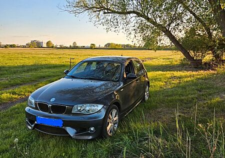BMW 120i -