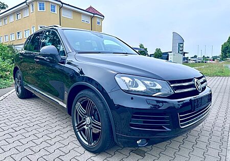 VW Touareg Volkswagen Navi*Bi-Xenon*Luftfeder.*StandHeiz*AHK