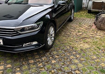 VW Passat Variant Volkswagen 2.0 TDI DSG Highline Variant ...