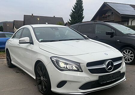 Mercedes-Benz CLA 180 CLA -Klasse *NEU*TÜV*NAVI*Lim*