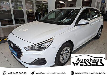 Hyundai i30 cw Select Kombi BT TEMPOMAT UVM *17tkm*