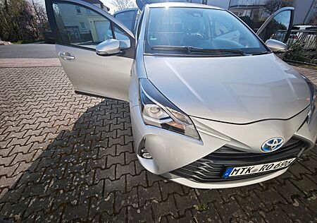 Toyota Yaris 1,5-l-VVT-i Hybrid CVT Y20 Club Edition