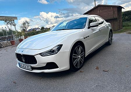 Maserati Ghibli gebraucht kaufen Maserati Ghibli 3.0 V6 Navi-Schiebedach-Xenon-Volleder