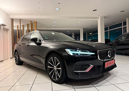 Volvo V60 100% FAMILIENKOMBI. CORE 4x4 PLUG-IN HYBRID.