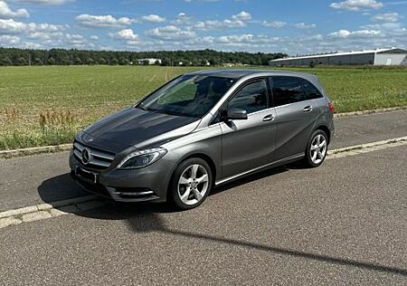 Mercedes-Benz B 180 BlueEFFICIENCY -