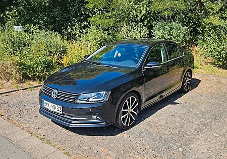 VW Jetta Volkswagen 1.4 TSI 110kW BlueMotion Technology -