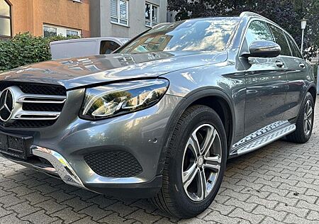 Mercedes-Benz GLC 250 AMG Optik 4Matic Absolut Voll !!!!!