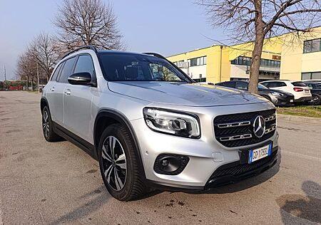 Mercedes-Benz GLB 200 d 4MATIC DCT