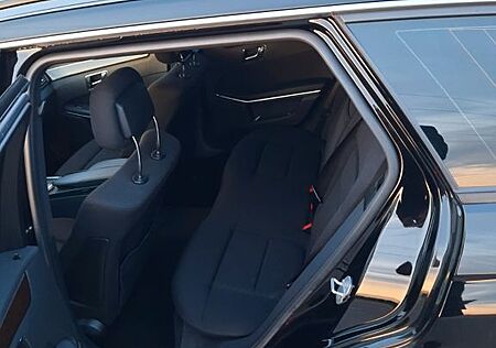 Mercedes-Benz E 200 CGI T BlueEFFICIENCY -