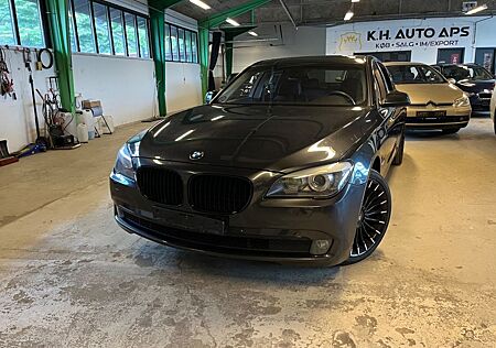 BMW 750i xDrive 4,4B