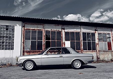 Mercedes-Benz 230 W 123 CE Automatik