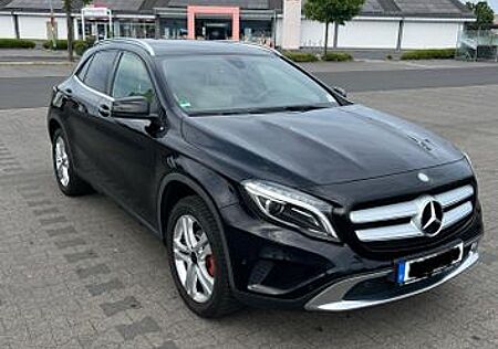 Mercedes-Benz GLA 180 Urban Urban