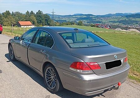 BMW 740i A - Facelift