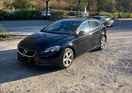 Volvo V40 D2