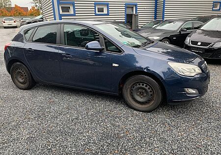 Opel Astra J Lim. 5-trg. Design Edition