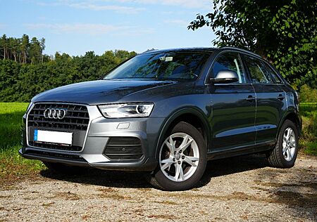 Audi Q3 sport 2.0 TFSI quattro s tronic*SzHz*AHK*NAVI