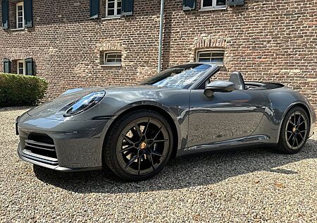 Porsche 992 Carrera Cabriolet Carrera Sportabgas/V-Leder