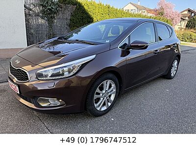 Kia Ceed   Spirit   Edition  kamera   Navi