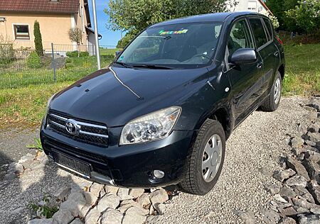 Toyota RAV 4 2.0 4x4 Team